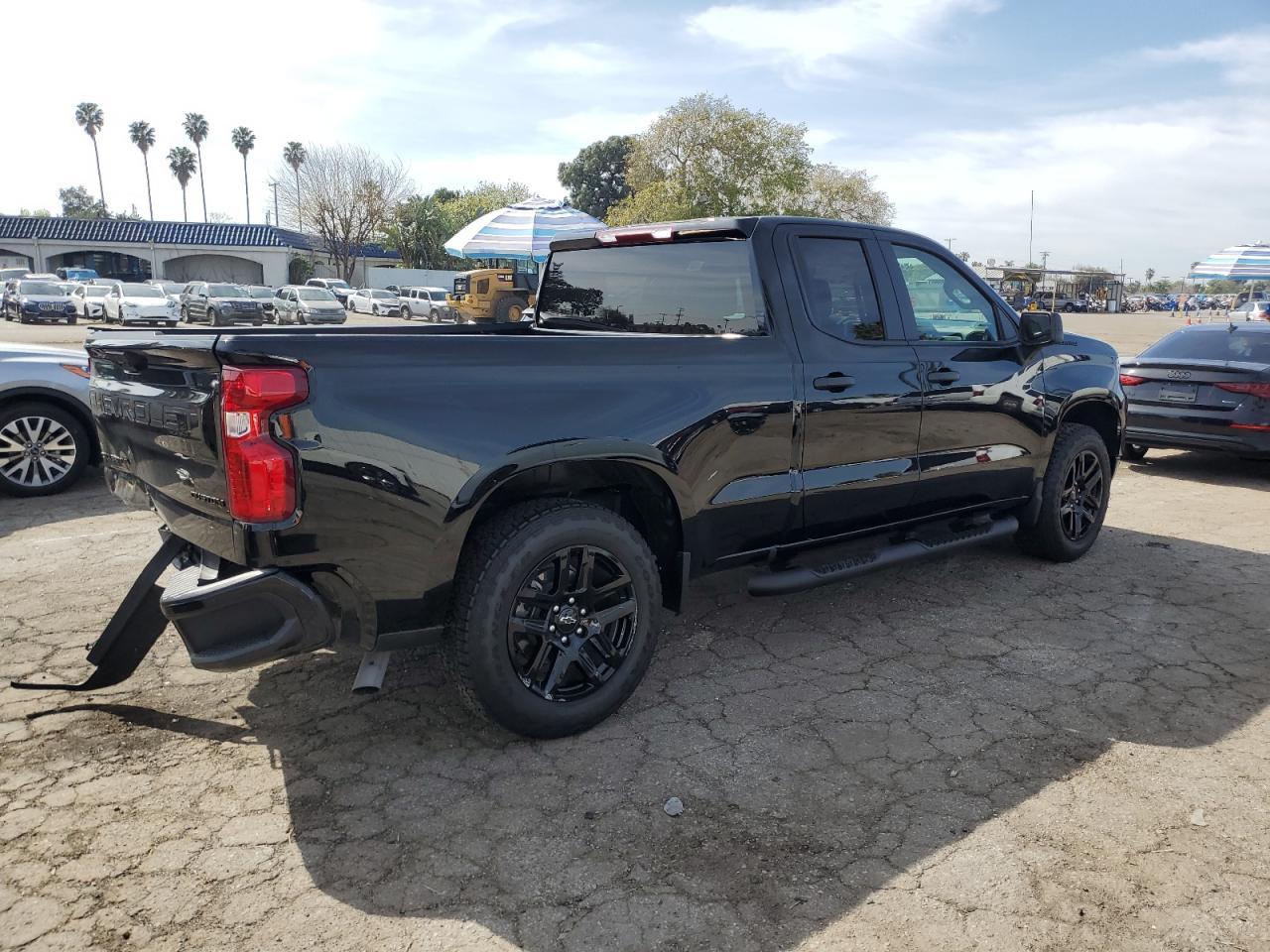 2024 CHEVROLET SILVERADO - Image 3