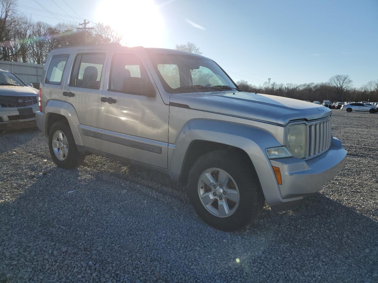 2011 JEEP LIBERTY SP - Фото 4