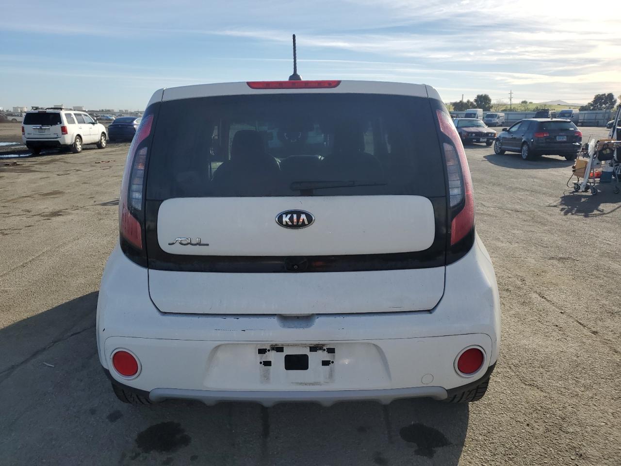 2019 KIA SOUL + - Image 6