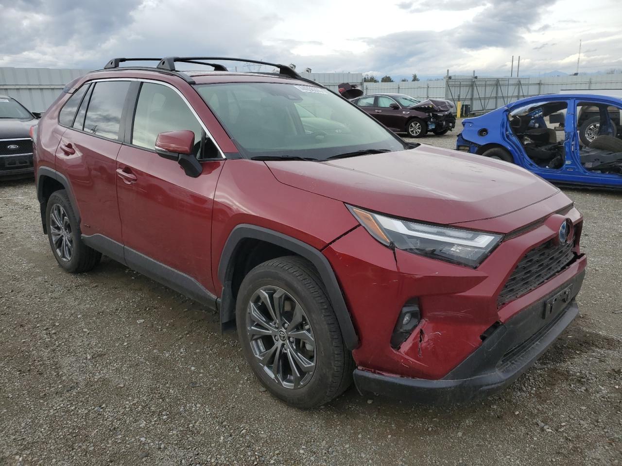 2022 TOYOTA RAV4 XLE P - Image 4