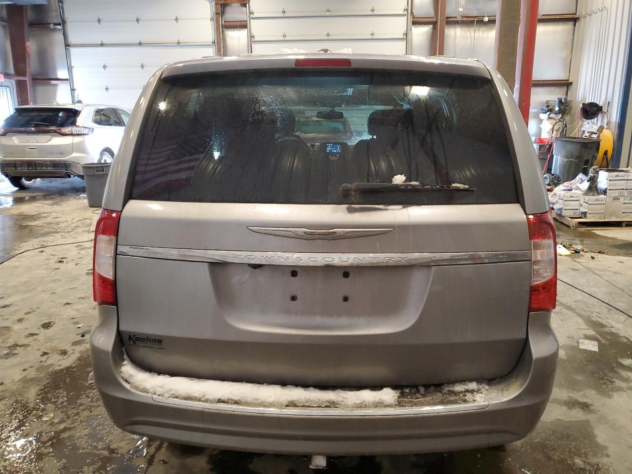 2014 CHRYSLER TOWN & COU - Image 6