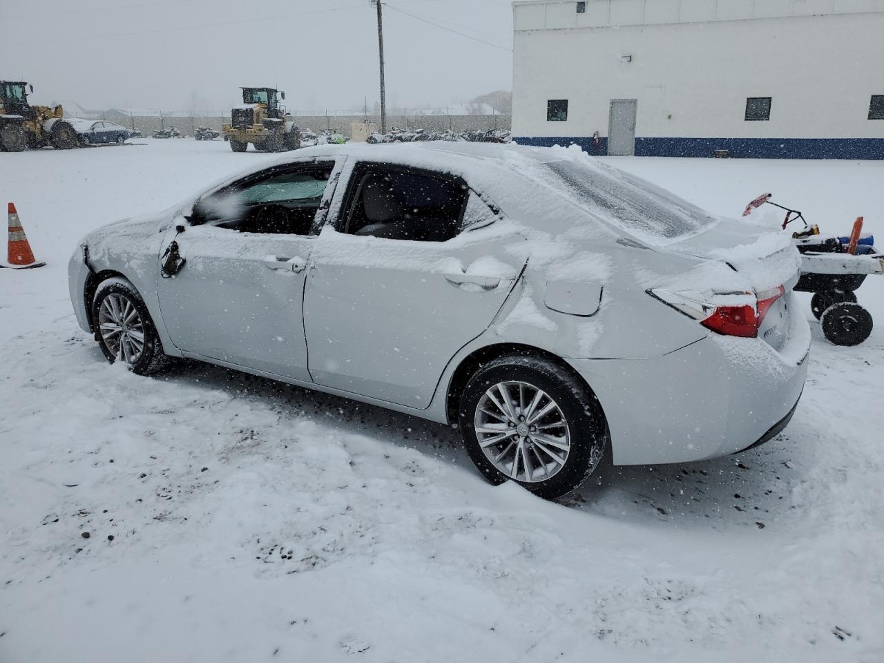 2014 TOYOTA COROLLA L - Фото 2