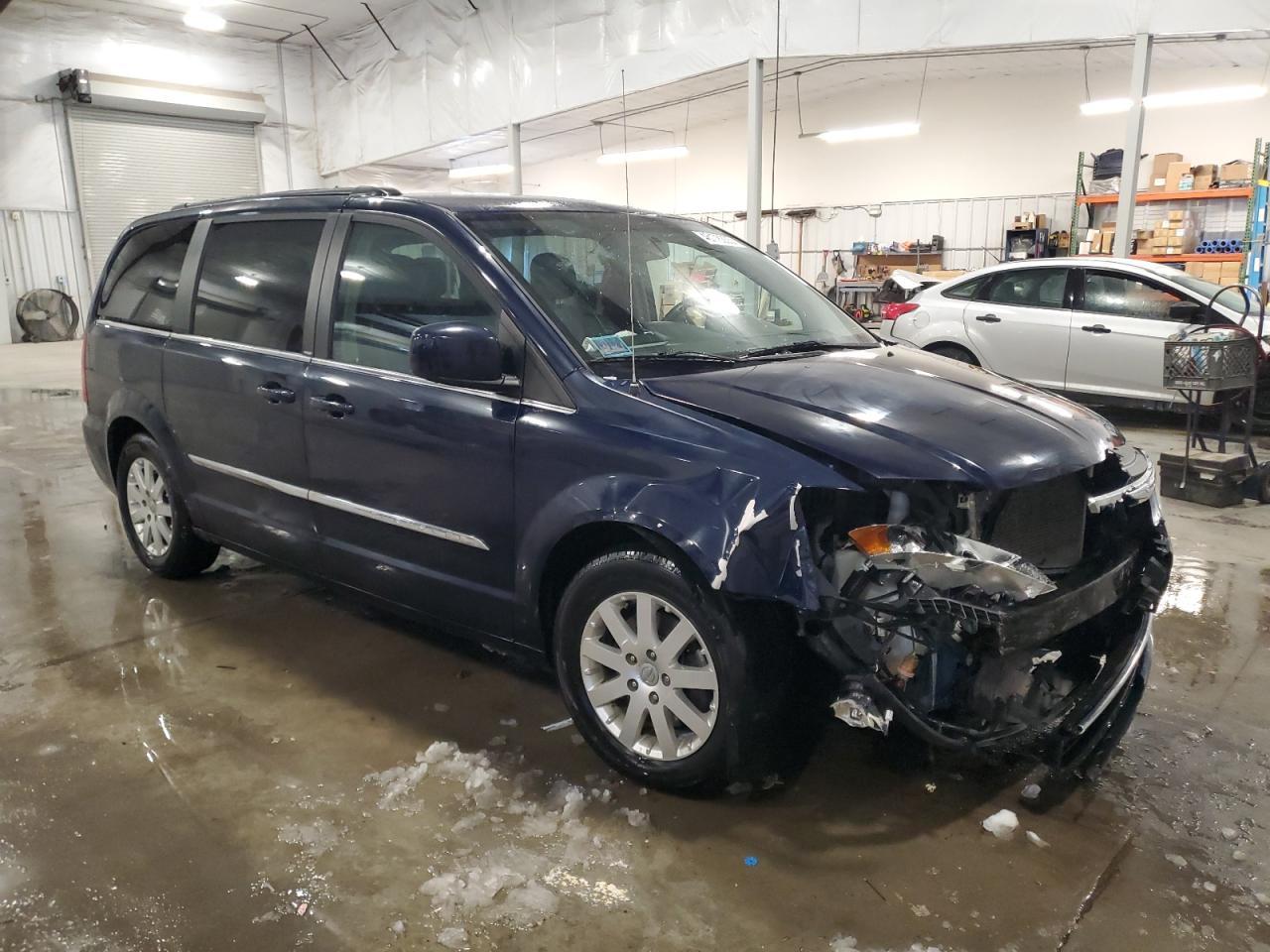 2014 CHRYSLER TOWN & COU - Image 4