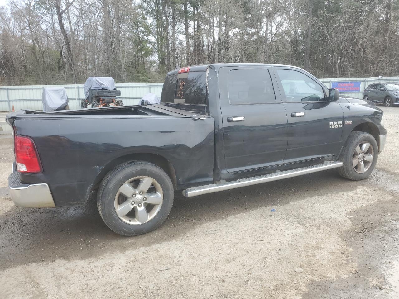2015 RAM 1500 SLT - Image 3
