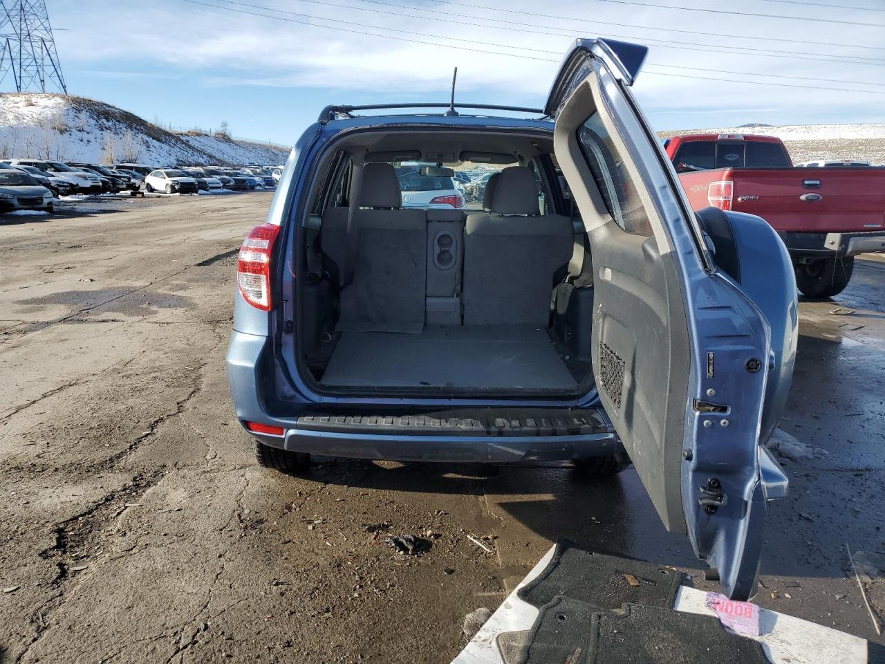 2011 TOYOTA RAV4 - Фото 6