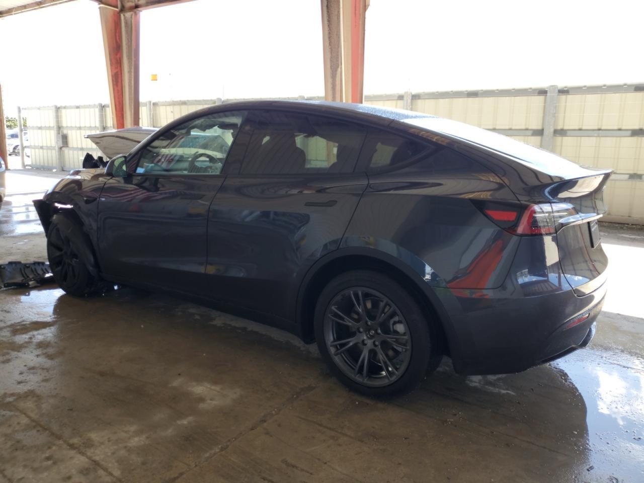 2024 TESLA MODEL Y - Image 2