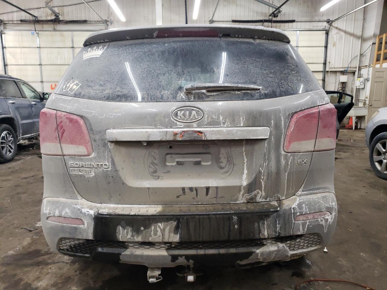 2012 KIA SORENTO EX - Image 6