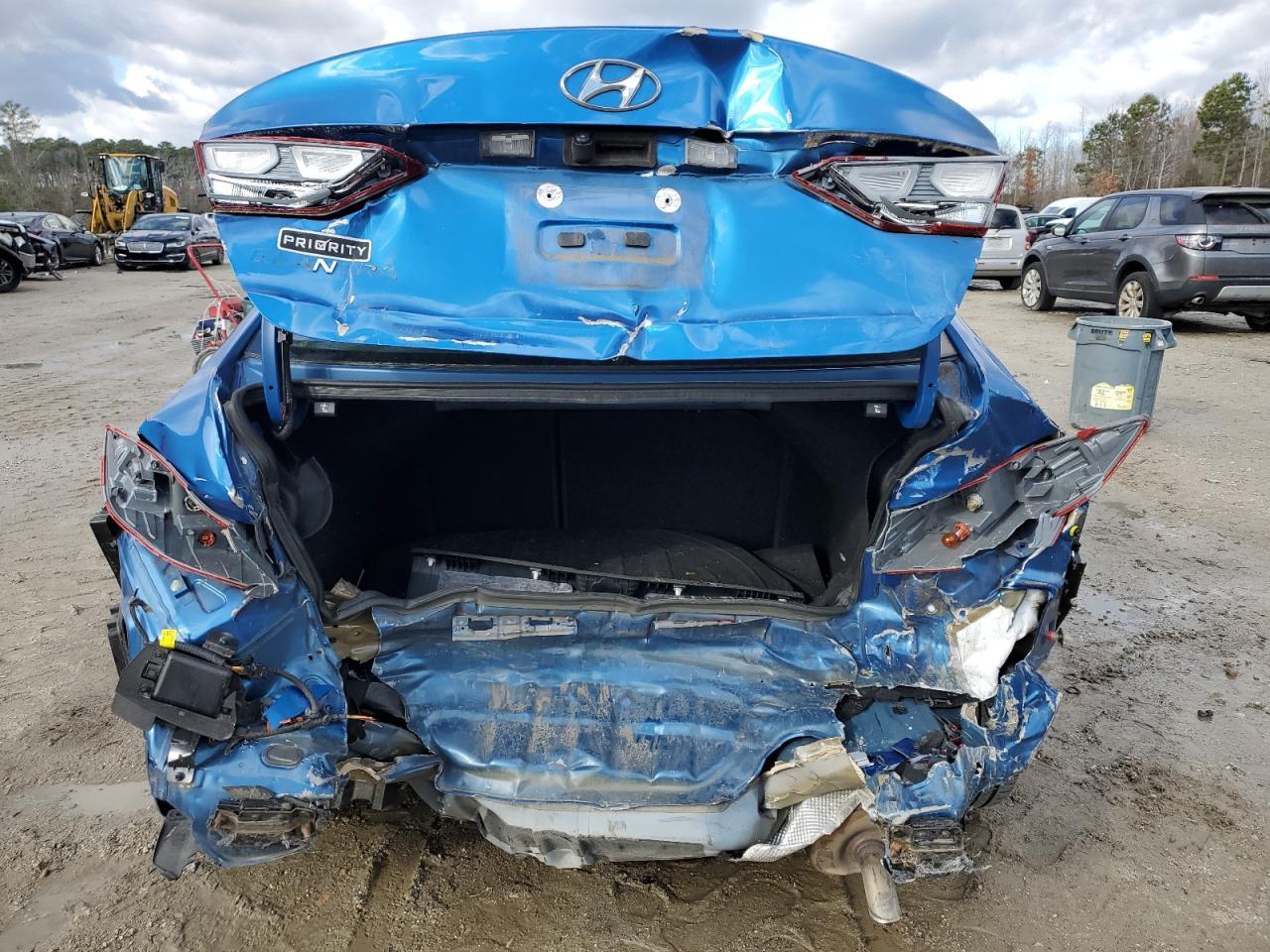 2018 HYUNDAI ELANTRA SE - Image 6