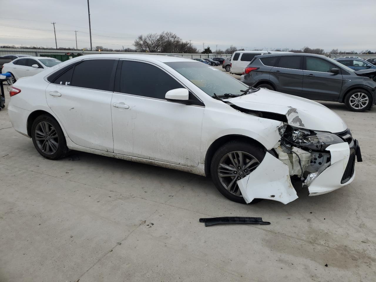 2015 TOYOTA CAMRY LE - Image 4
