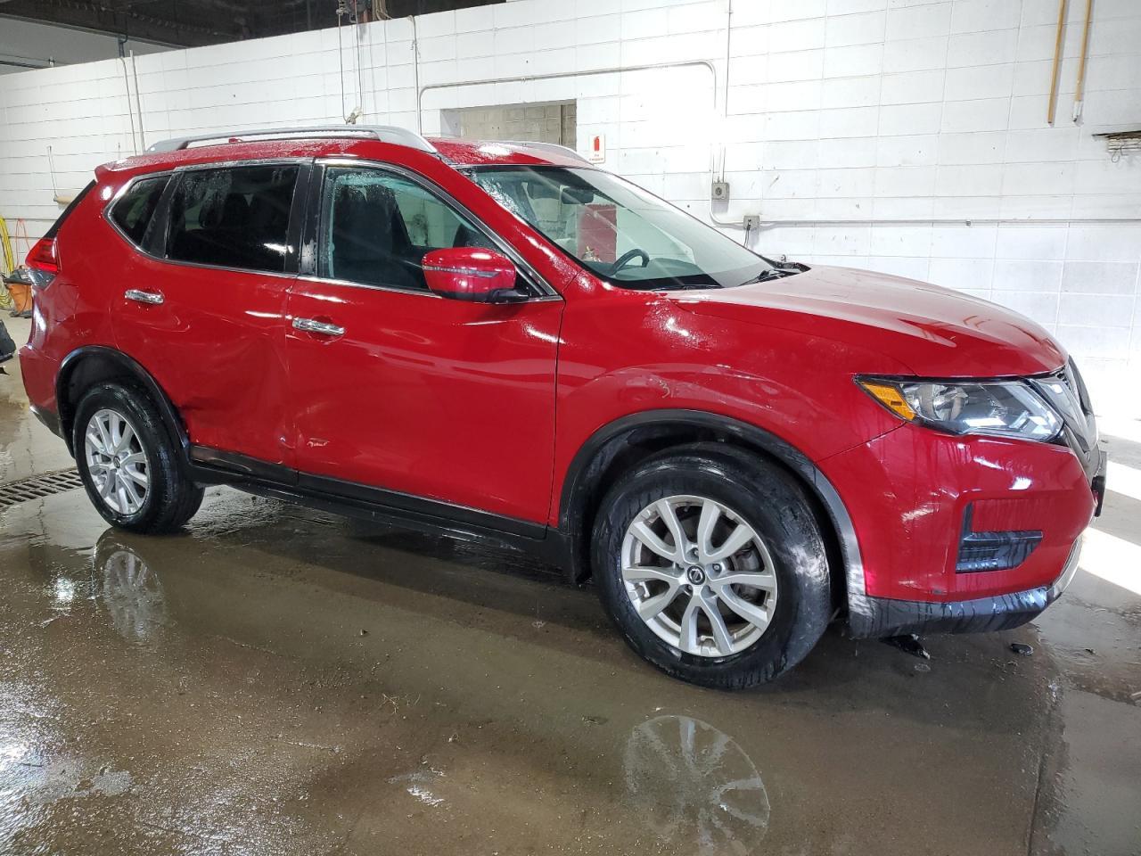 2017 NISSAN ROGUE SV - Image 4