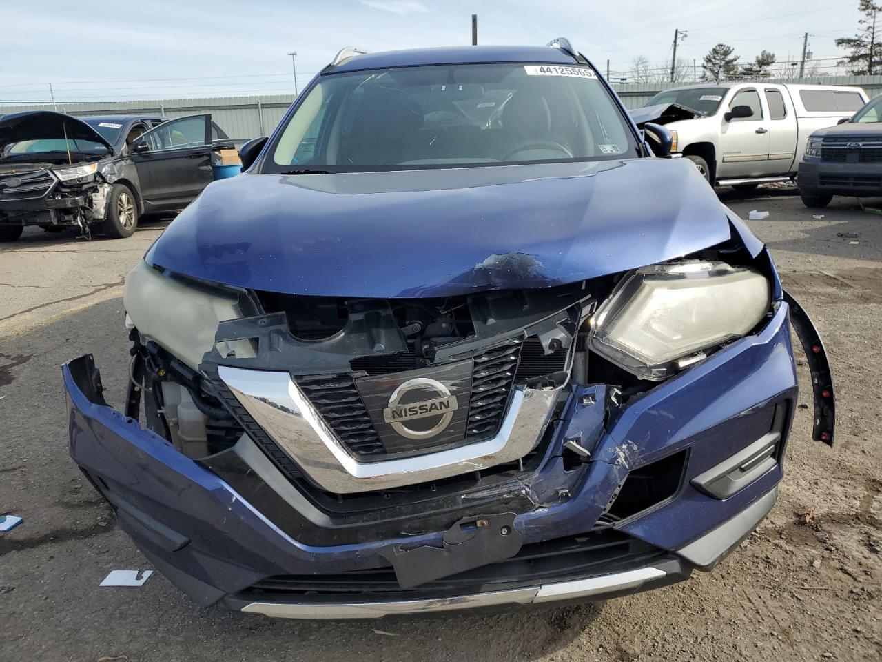 2017 NISSAN ROGUE SV - Image 5