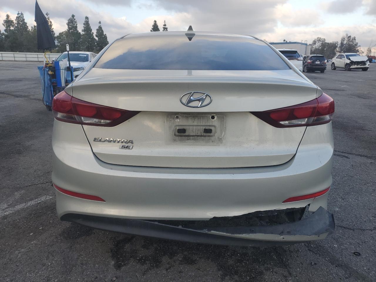 2017 HYUNDAI ELANTRA SE - Фото 6
