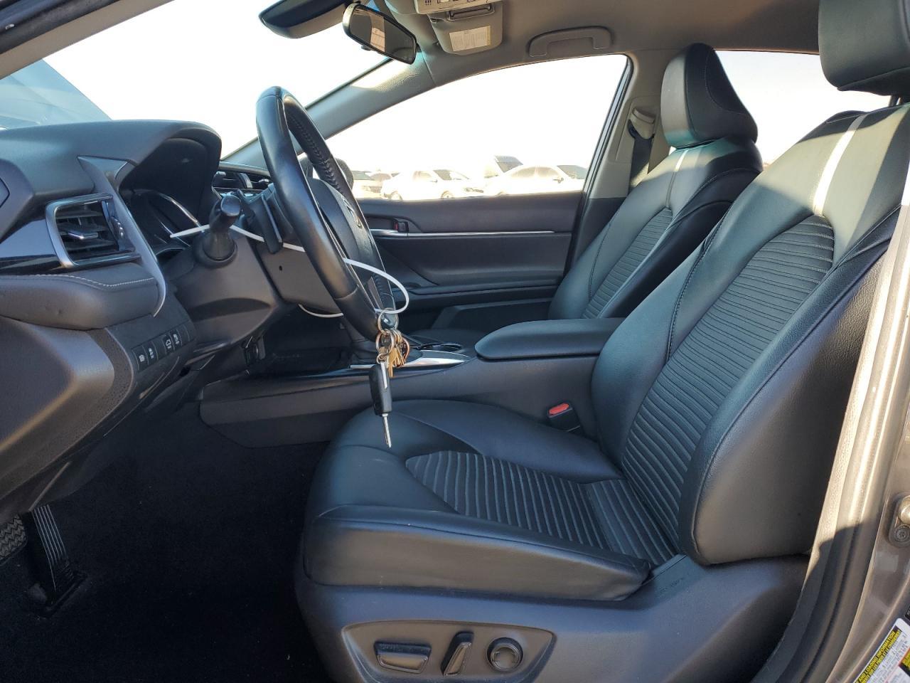 2020 TOYOTA CAMRY SE - Фото 7