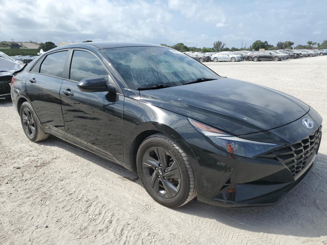 2022 HYUNDAI ELANTRA SE - Фото 4