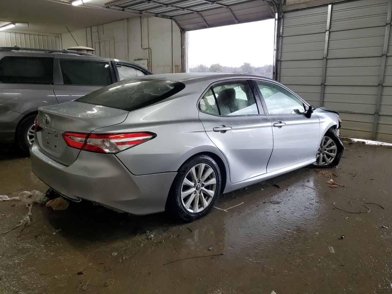 2018 TOYOTA CAMRY L - Image 3