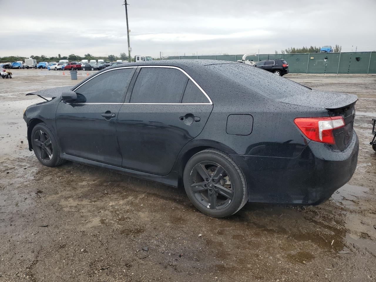 2014 TOYOTA CAMRY L - Image 2