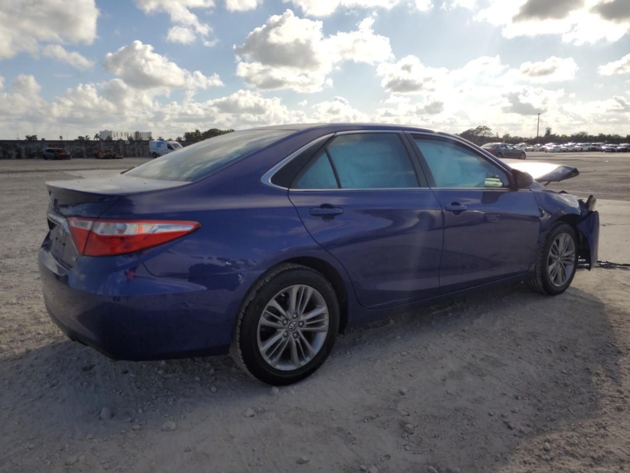 2016 TOYOTA CAMRY LE - Фото 3