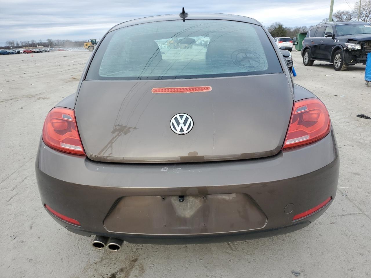 2012 VOLKSWAGEN BEETLE - Image 6
