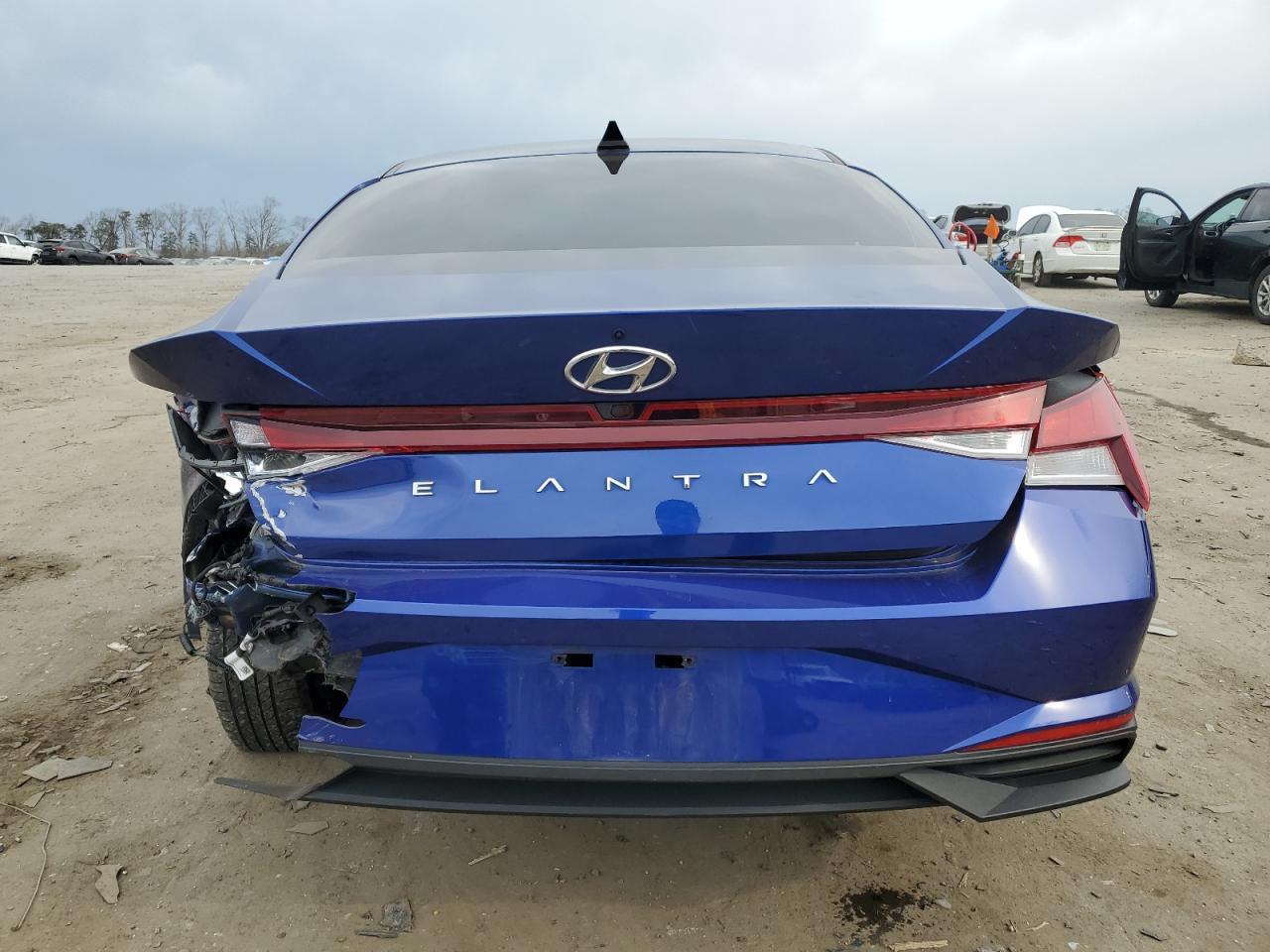 2022 HYUNDAI ELANTRA SE - Фото 6