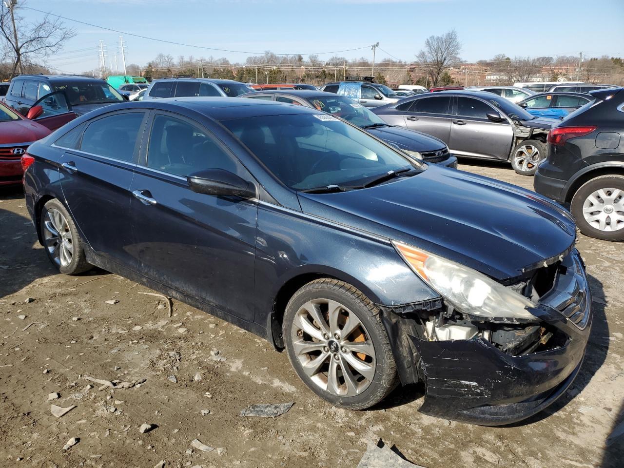 2011 HYUNDAI SONATA SE - Image 4