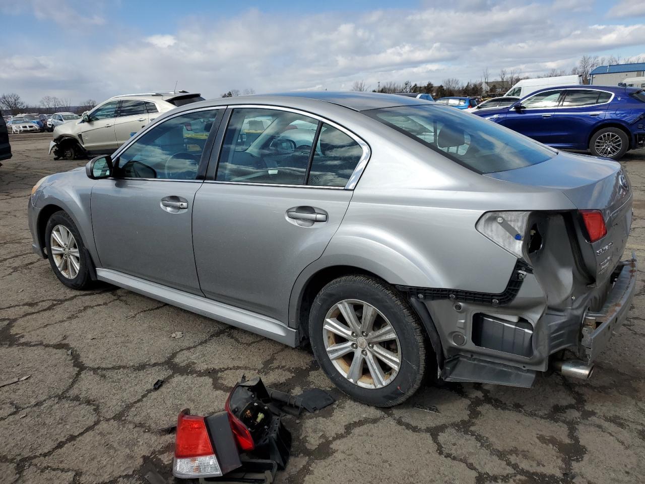 2011 SUBARU LEGACY 2.5 - Image 2