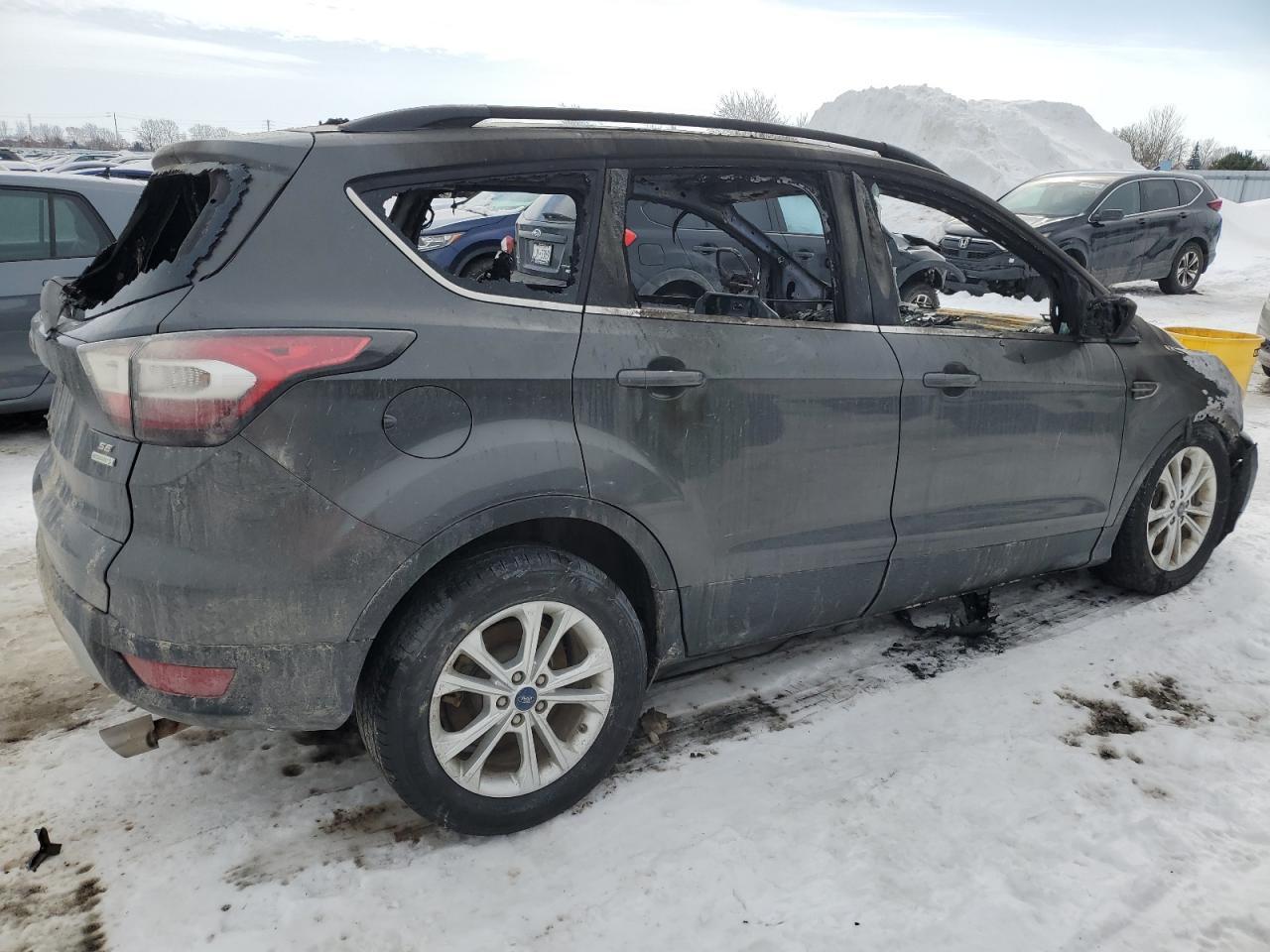 2017 FORD ESCAPE SE - Фото 3
