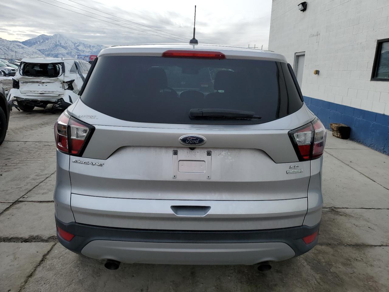 2017 FORD ESCAPE SE - Фото 6