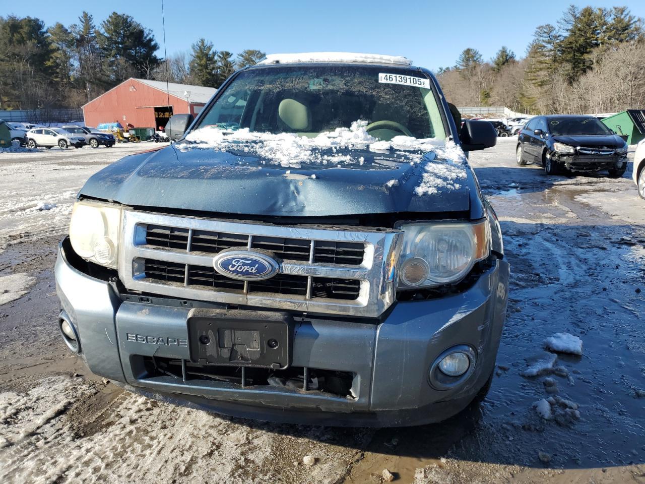 2010 FORD ESCAPE XLT - Image 5
