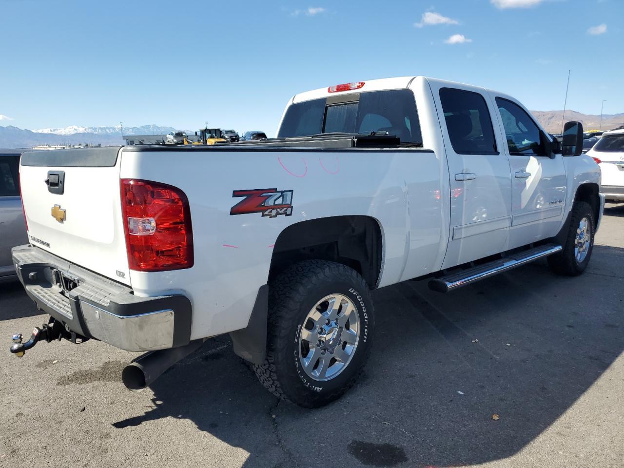2013 CHEVROLET SILVERADO - Фото 3