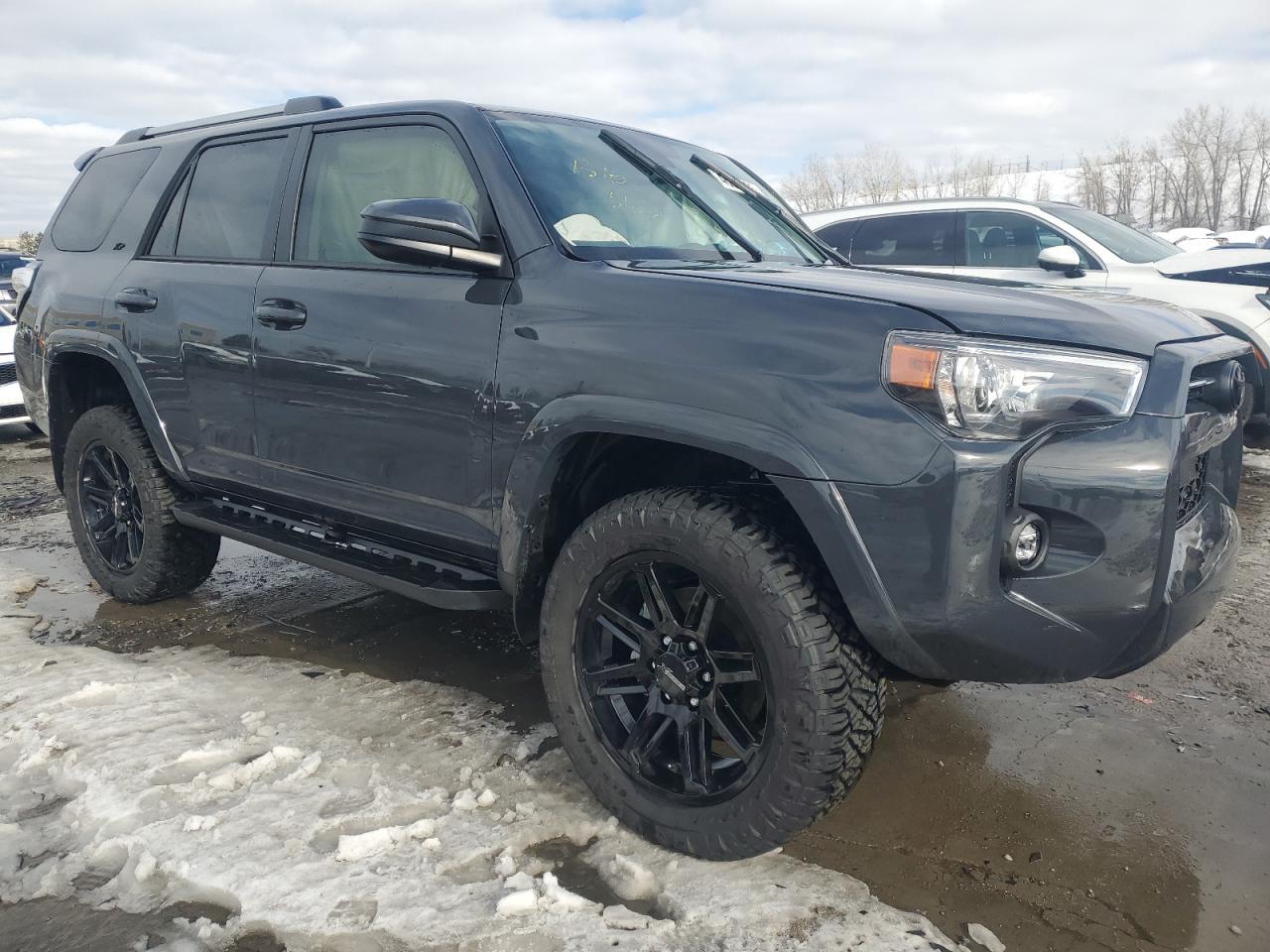 2024 TOYOTA 4RUNNER SR - Фото 4