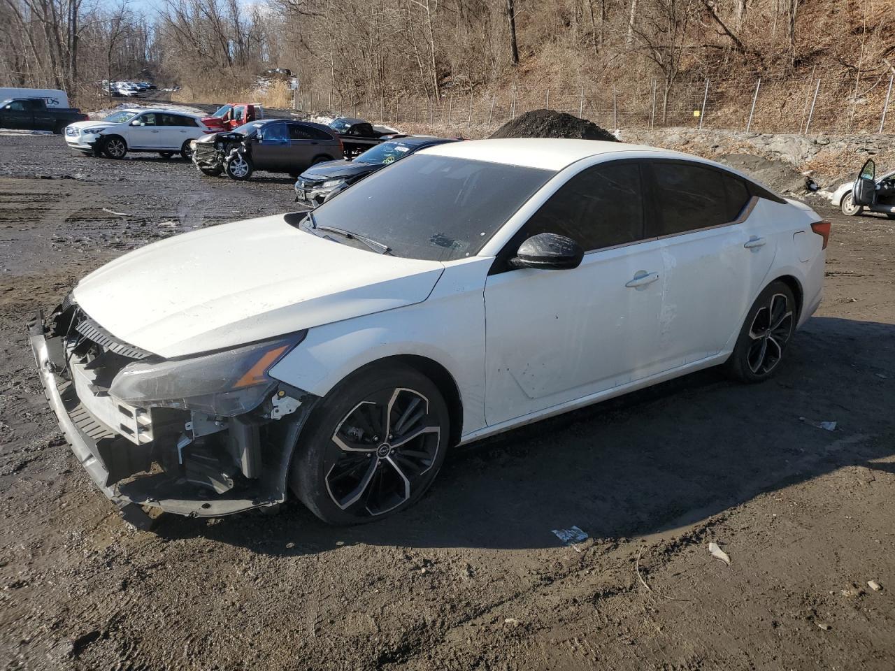 2024 NISSAN ALTIMA SR