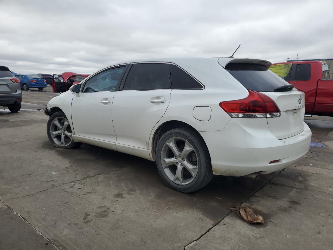2013 TOYOTA VENZA LE - Image 2