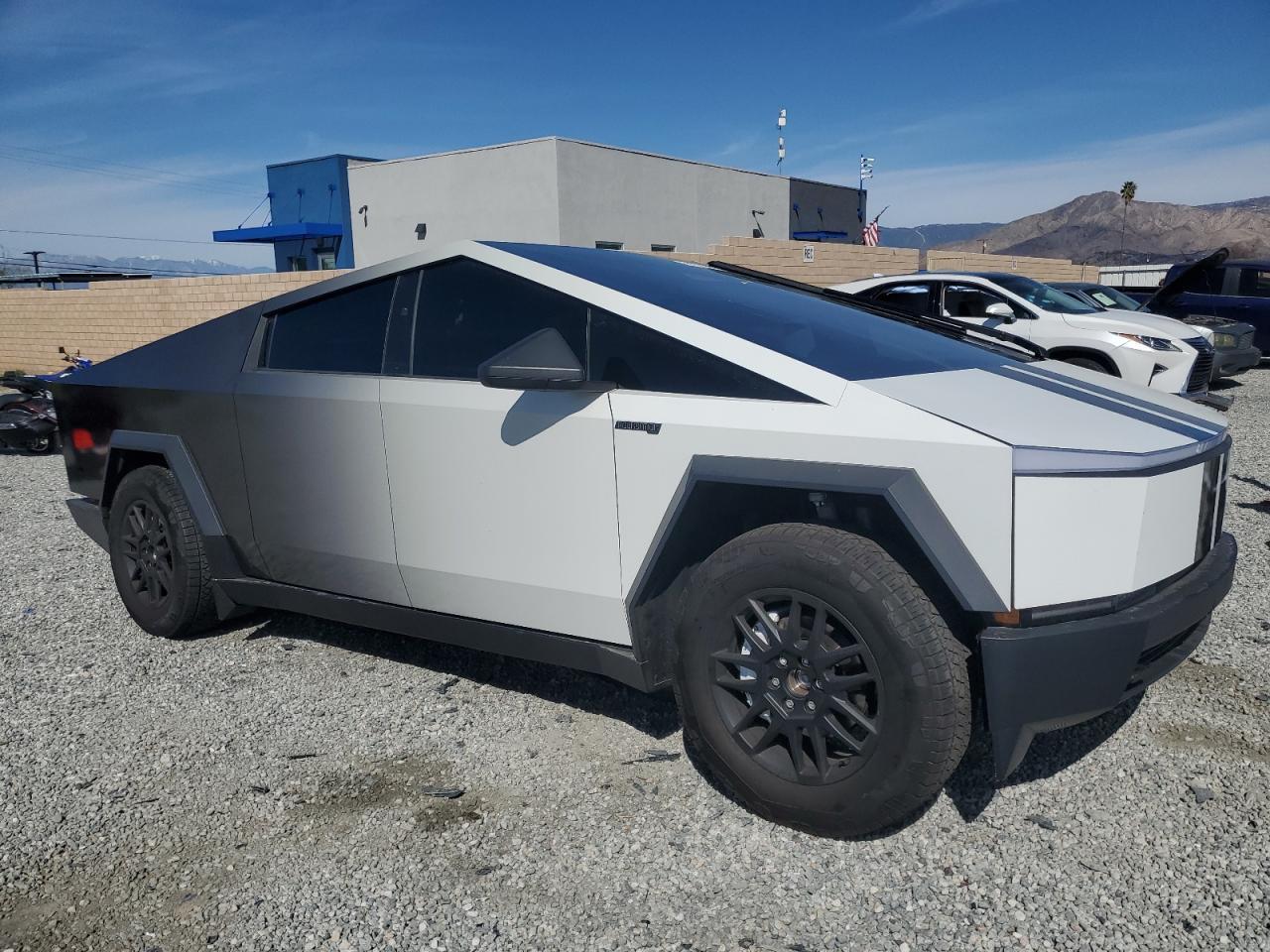 2024 TESLA CYBERTRUCK - Image 4