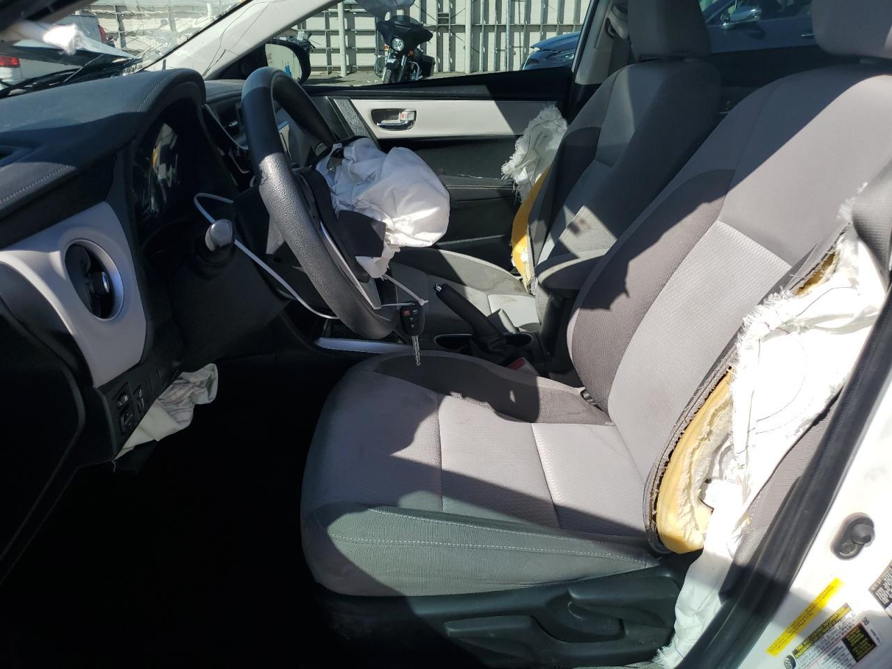 2019 TOYOTA COROLLA L - Фото 7
