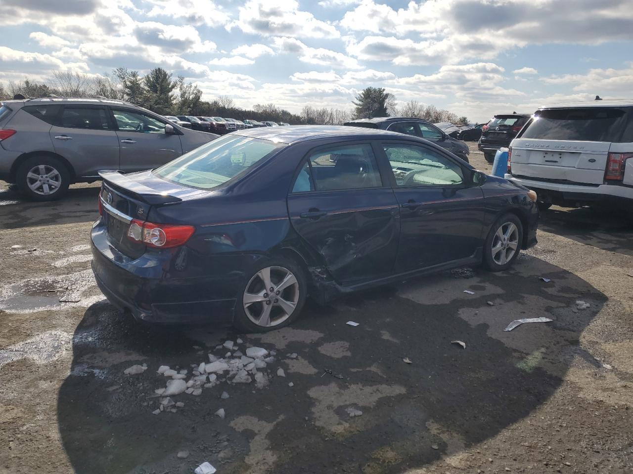 2013 TOYOTA COROLLA BA - Фото 3