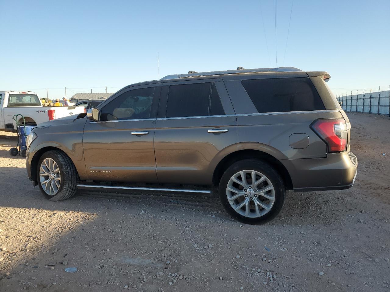 2019 FORD EXPEDITION - Фото 2