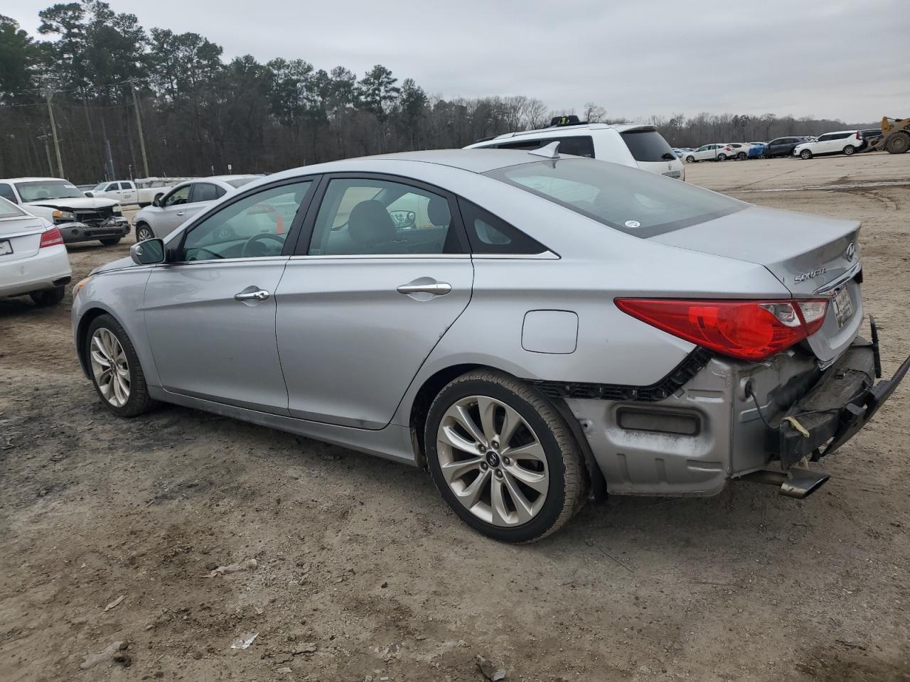 2011 HYUNDAI SONATA SE - Image 2