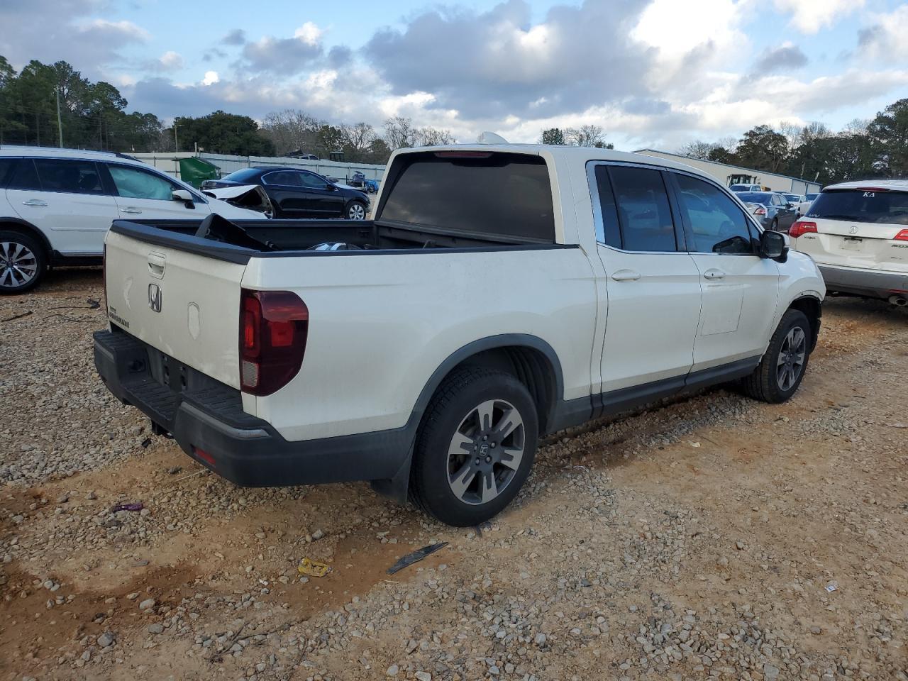 2017 HONDA RIDGELINE - Image 3