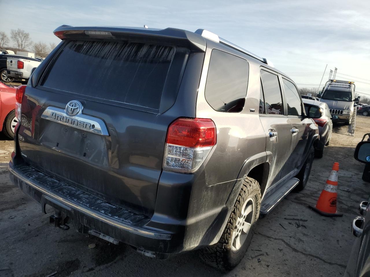2011 TOYOTA 4RUNNER SR - Image 3