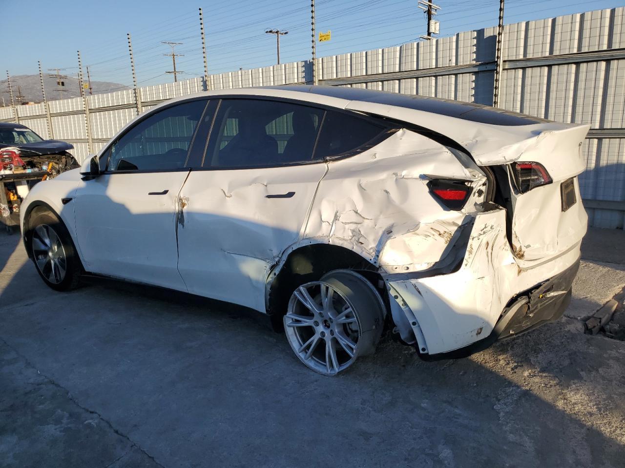 2023 TESLA MODEL Y - Image 2