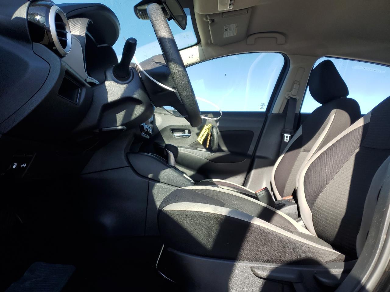 2021 NISSAN VERSA SV - Фото 7
