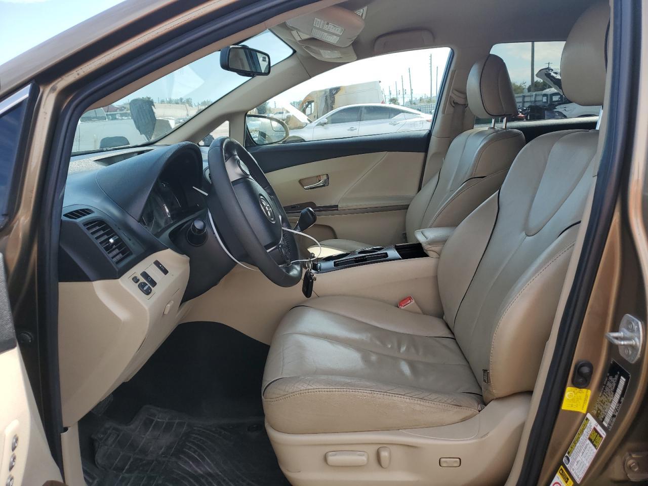 2013 TOYOTA VENZA LE - Фото 7