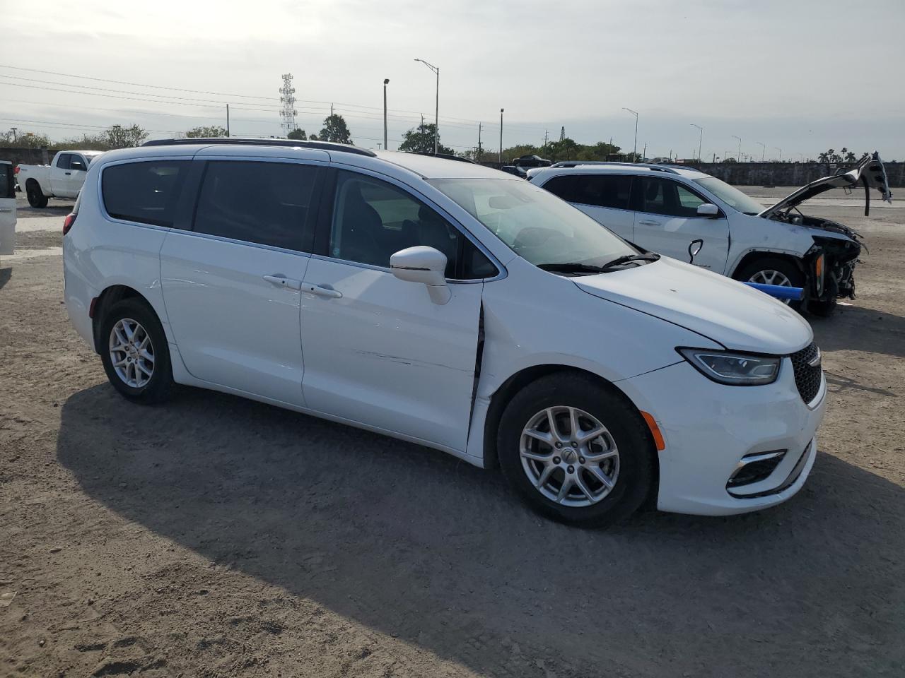 2022 CHRYSLER PACIFICA T - Image 4