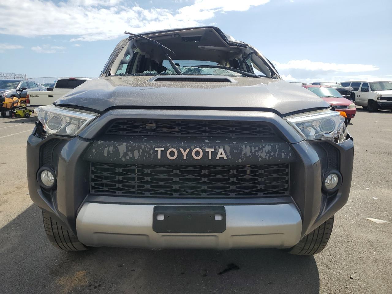 2019 TOYOTA 4RUNNER SR - Image 5