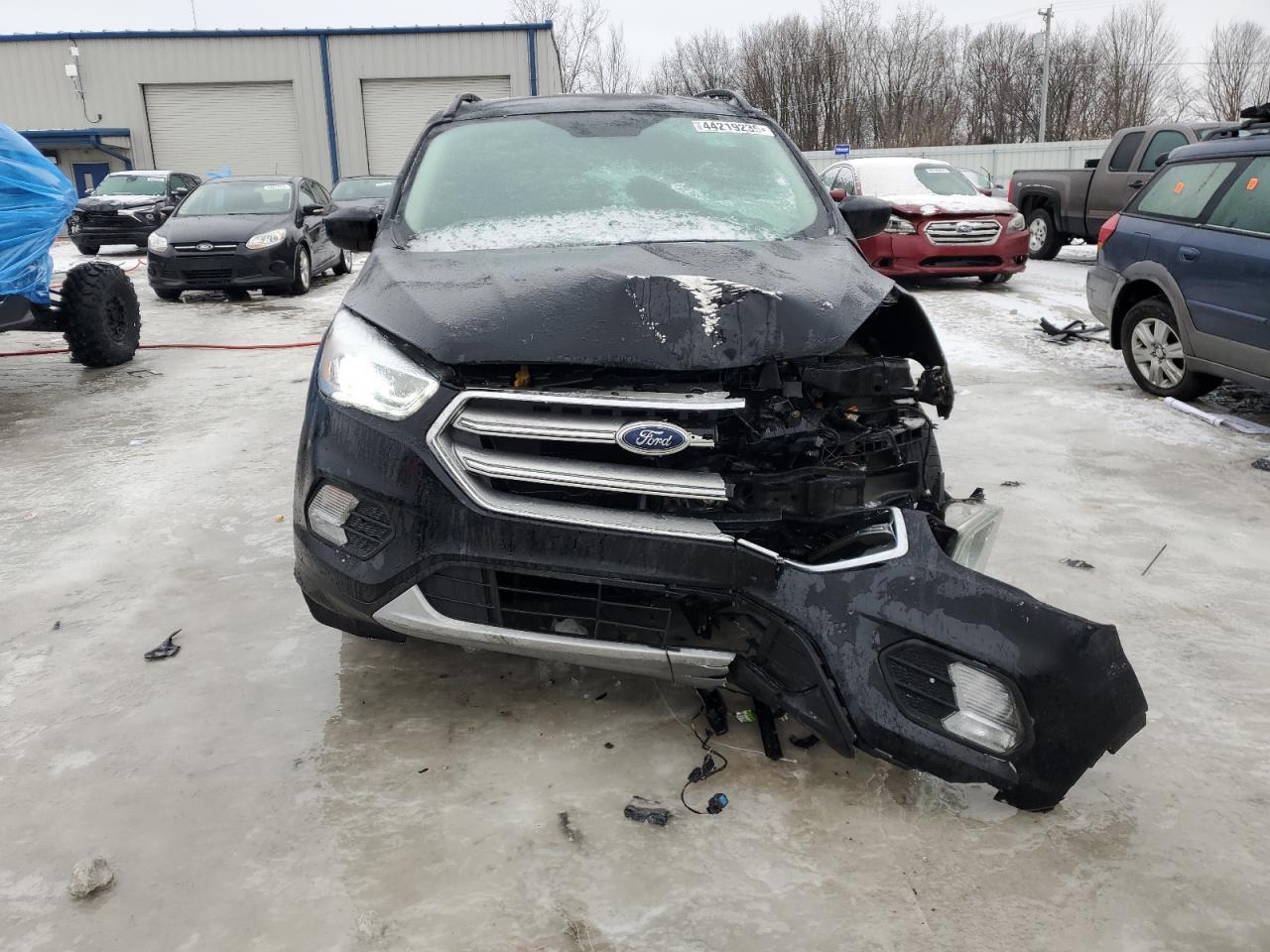 2017 FORD ESCAPE SE - Фото 5