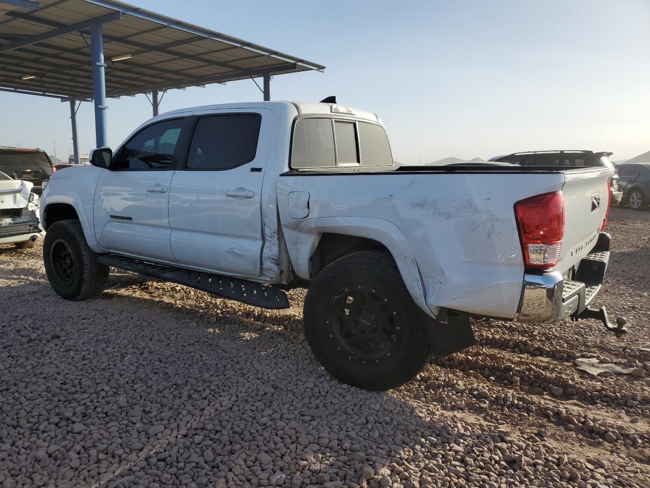 2017 TOYOTA TACOMA DOU - Фото 2