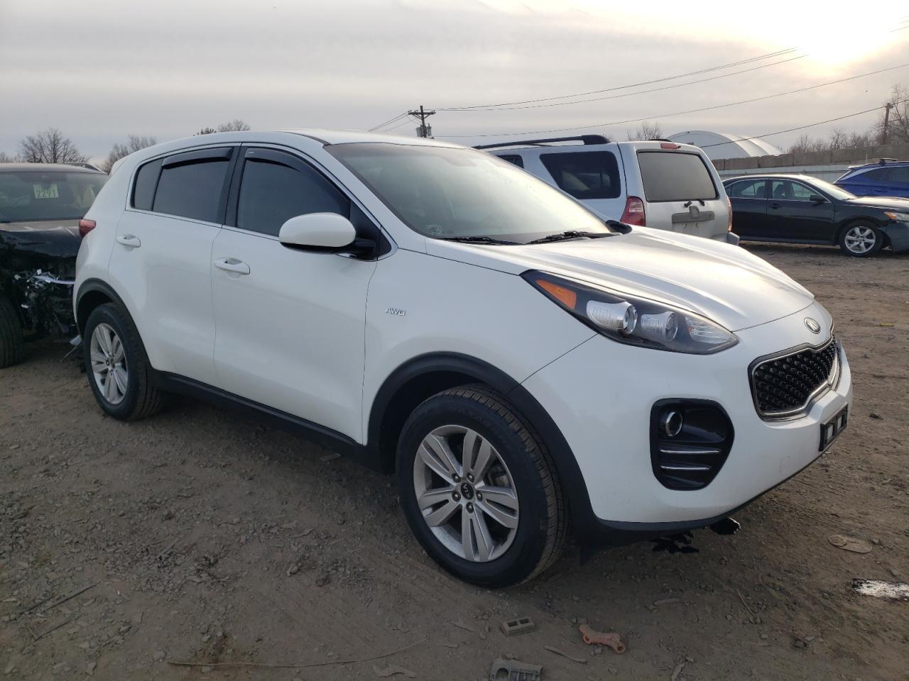 2017 KIA SPORTAGE L - Image 4