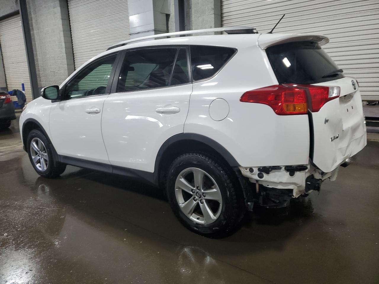 2015 TOYOTA RAV4 XLE - Фото 2