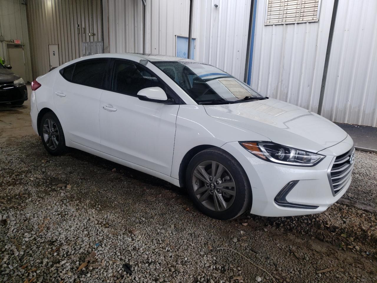 2017 HYUNDAI ELANTRA SE - Image 4