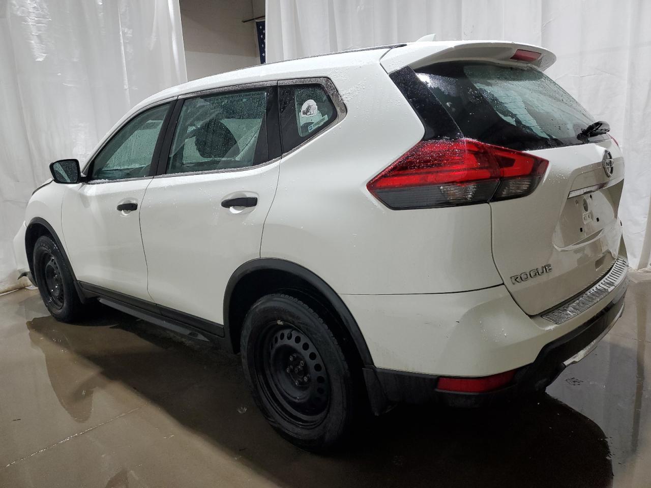 2017 NISSAN ROGUE SV - Фото 2